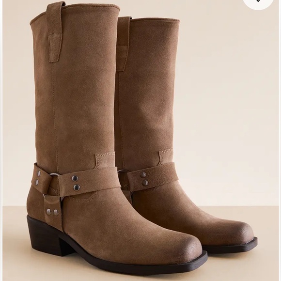 Steve Madden Shoes - NWOT Steve Madden Ruskin Suede Harness Boots - Taupe - Size 8